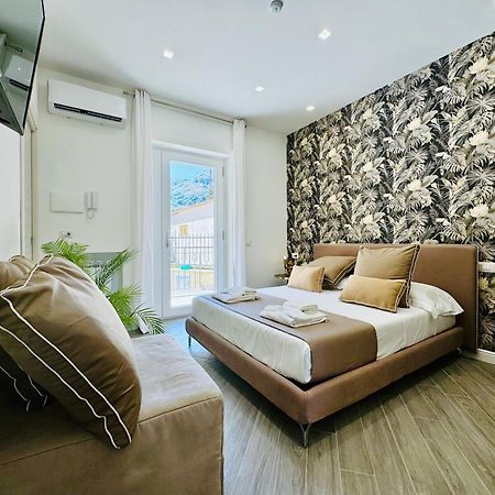 Yourhome - Santa Lucia Rooms Сорренто Экстерьер фото