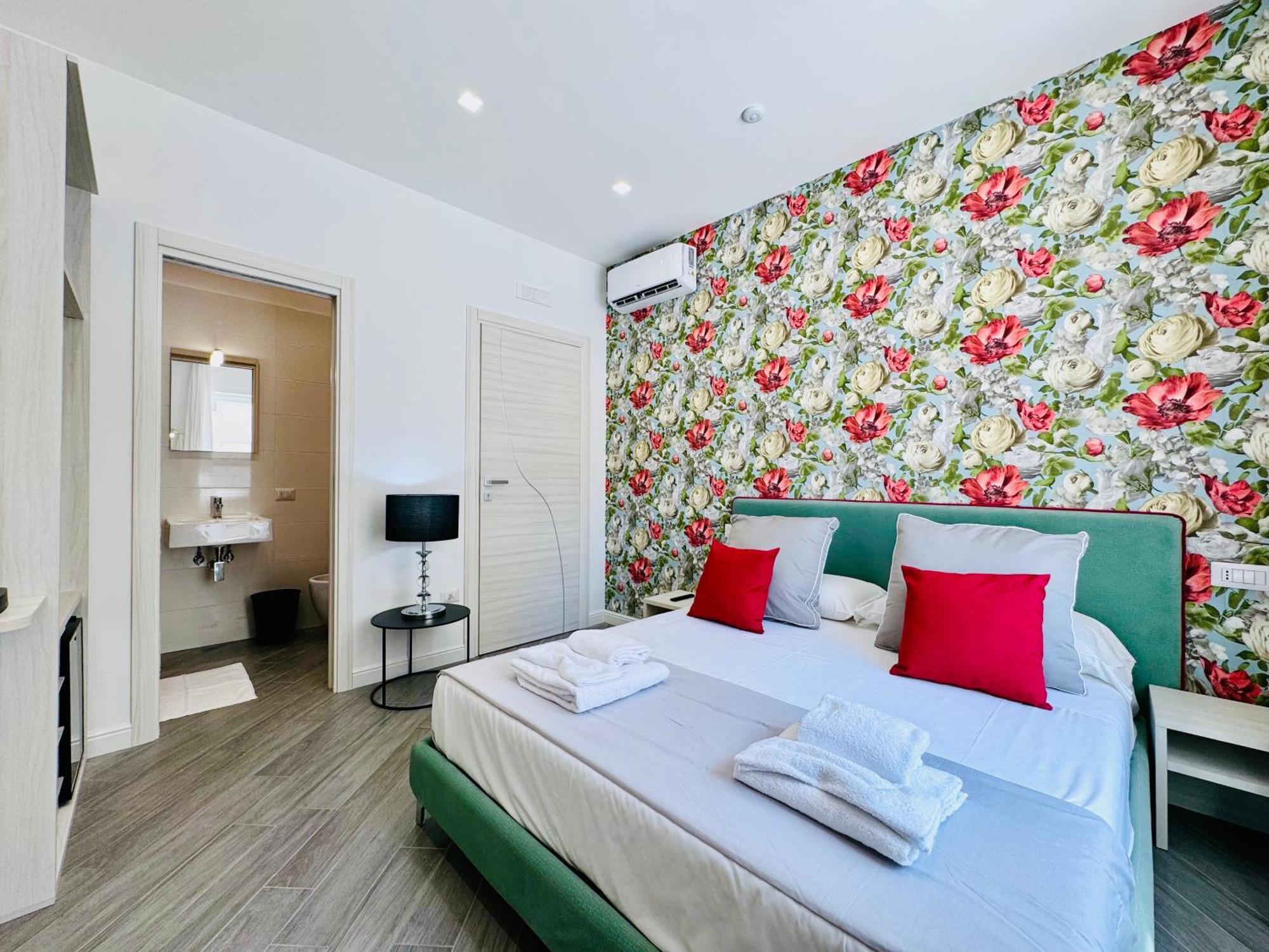 Yourhome - Santa Lucia Rooms Сорренто Экстерьер фото