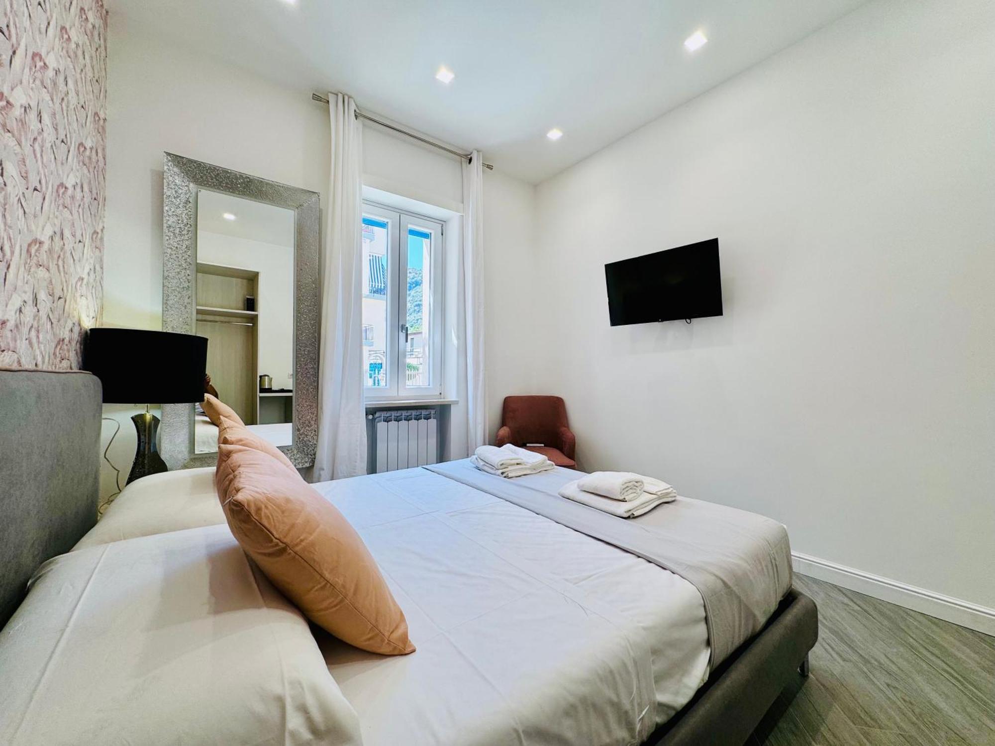 Yourhome - Santa Lucia Rooms Сорренто Экстерьер фото